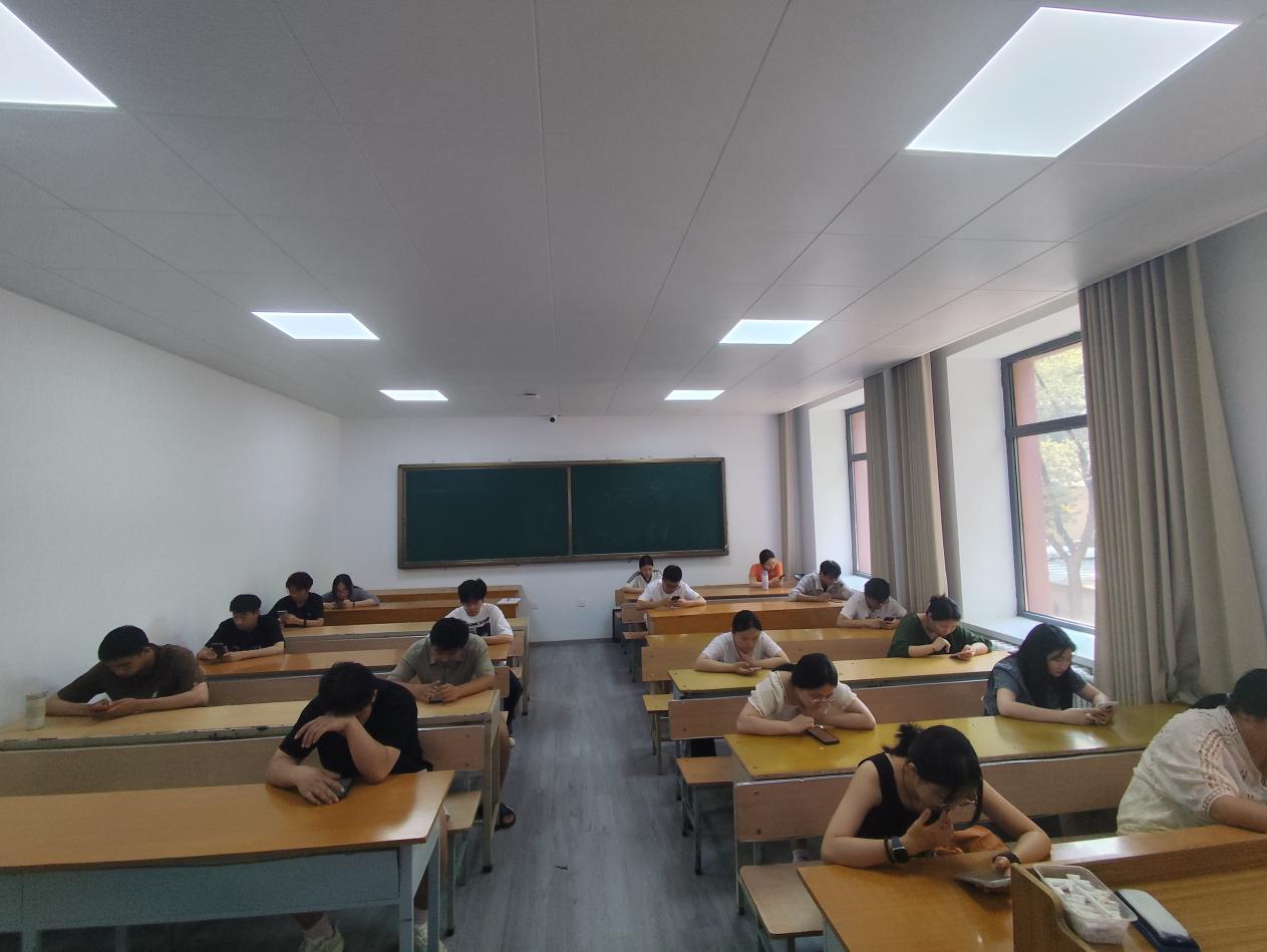 说明: b2884bdfb1293206e778091a3afb533