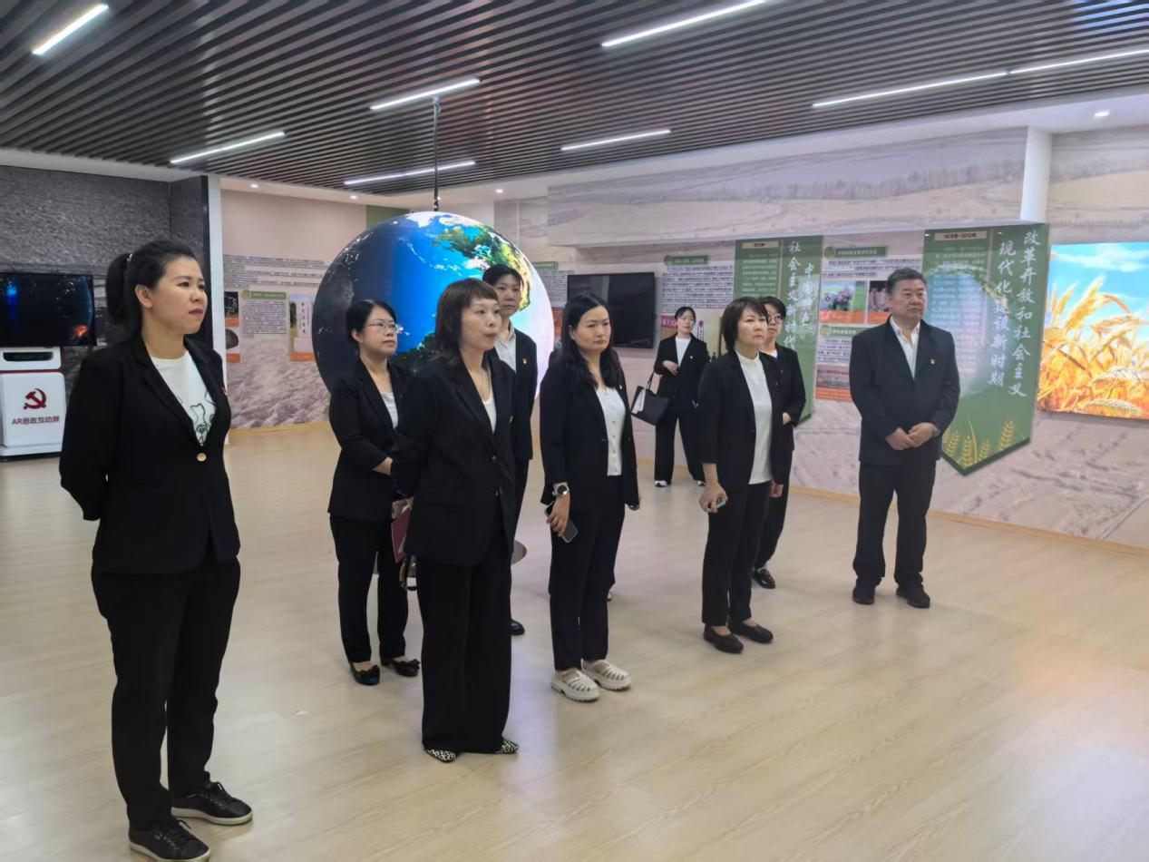 说明: eef9ea3939c4bd9be281ac0c366ea40e