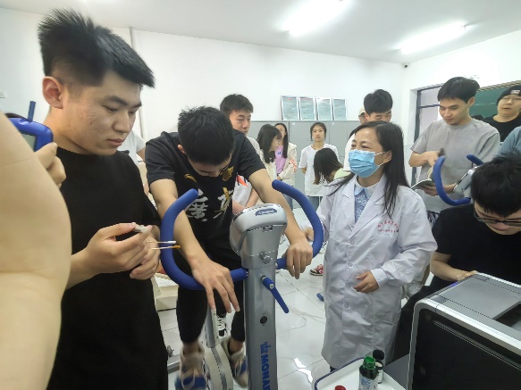 说明: C:\Users\win10\AppData\Local\Temp\WeChat Files\2d9cf52b7ac33b44f0a7fbe5c018690.jpg