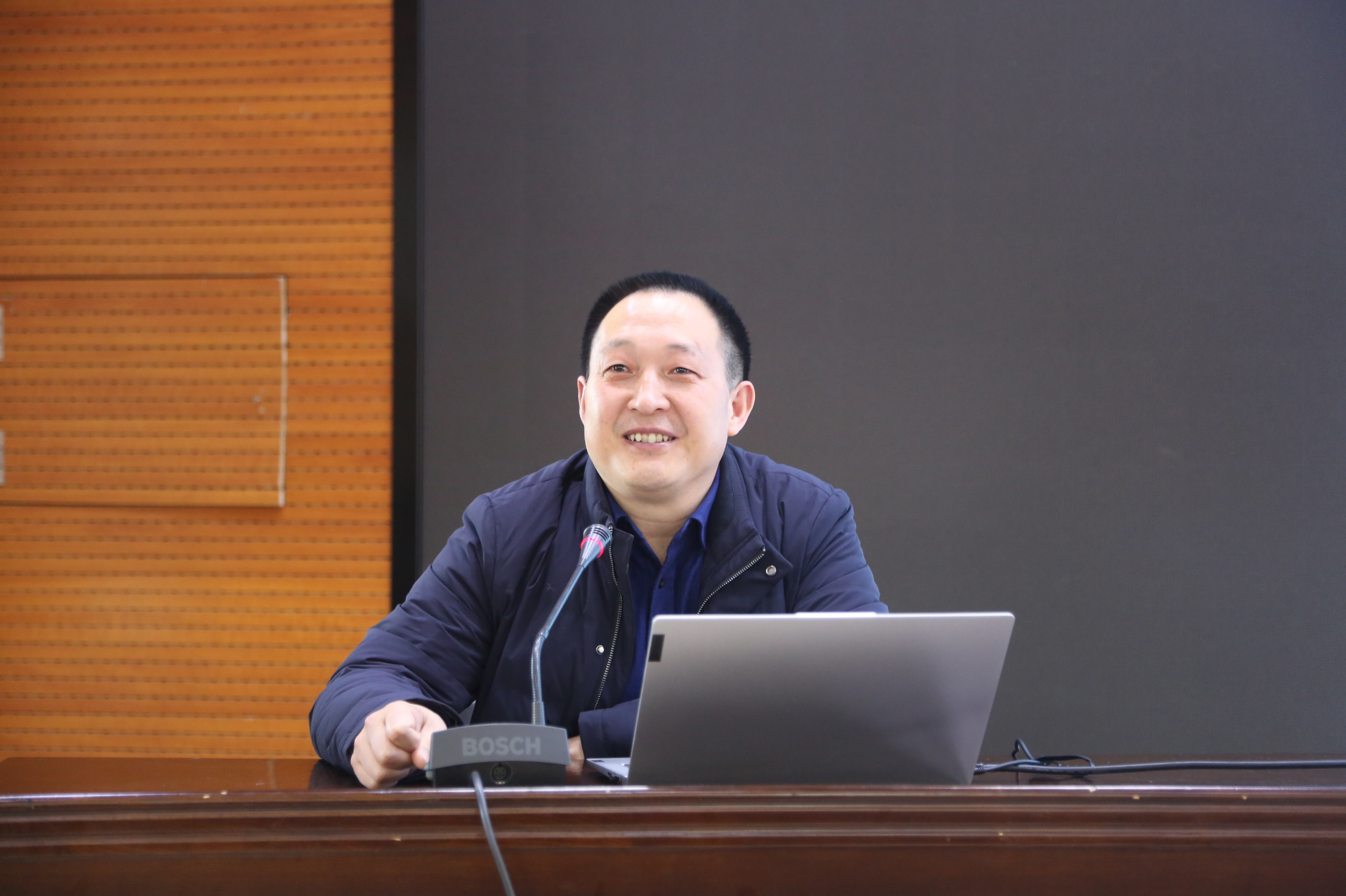 体育学院"博导讲堂"启动仪式暨第一期讲座在尚德楼三楼多功能厅举行